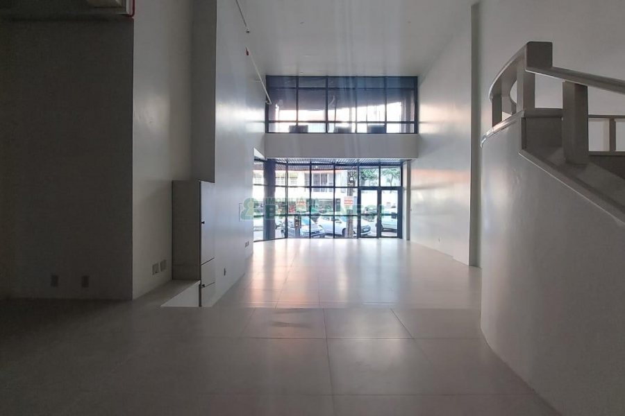 Loja com 451m², 2 vagas, no bairro Centro em Caxias do Sul para Alugar