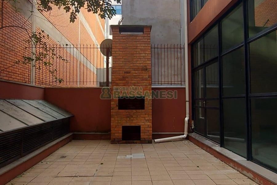 Loja com 451m², 2 vagas, no bairro Centro em Caxias do Sul para Alugar