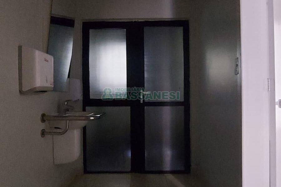 Loja com 451m², 2 vagas, no bairro Centro em Caxias do Sul para Alugar