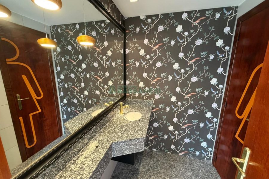 Sala com 105m², 1 vaga, no bairro Centro em Caxias do Sul para Alugar