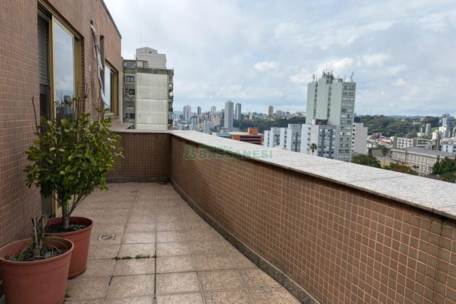 Sala com 105m², 1 vaga, no bairro Centro em Caxias do Sul para Alugar