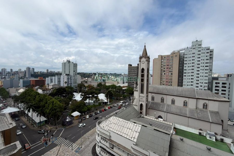 Sala com 105m², 1 vaga, no bairro Centro em Caxias do Sul para Alugar