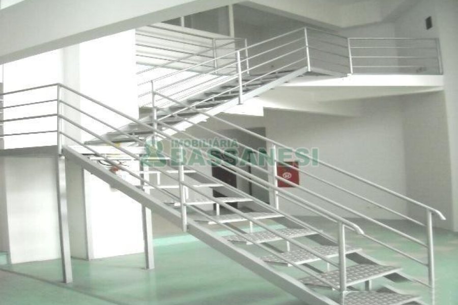 Loja com 370m², no bairro Lourdes em Caxias do Sul para Alugar