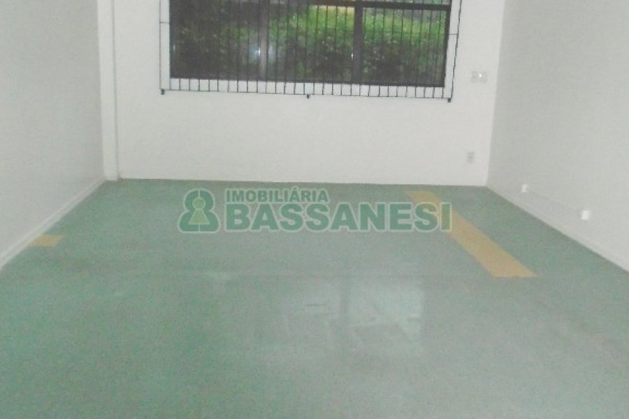 Loja com 370m², no bairro Lourdes em Caxias do Sul para Alugar