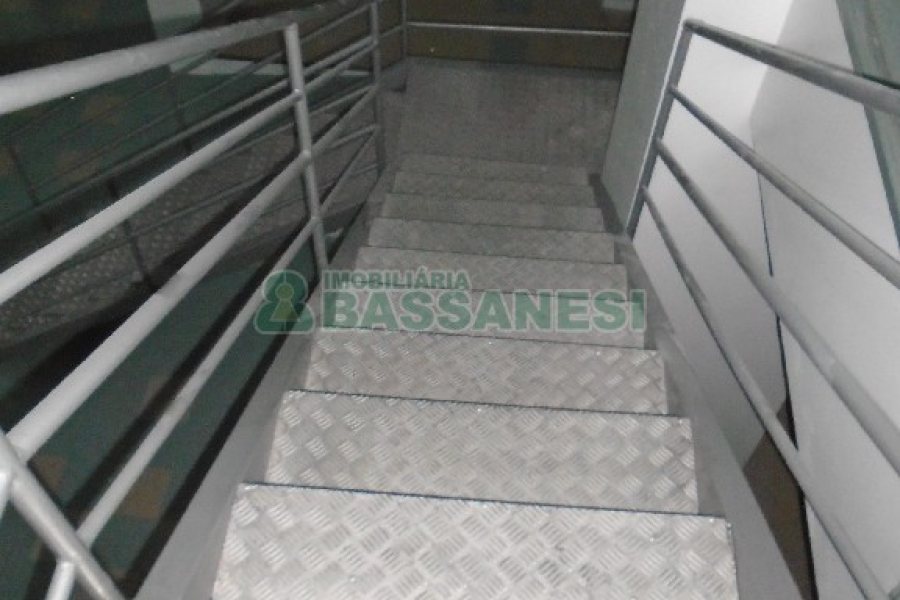 Loja com 370m², no bairro Lourdes em Caxias do Sul para Alugar