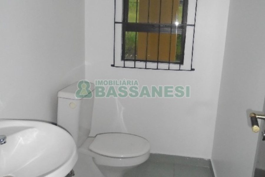 Loja com 370m², no bairro Lourdes em Caxias do Sul para Alugar
