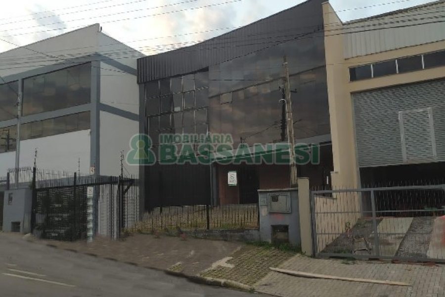 Pavilhão com 490m², no bairro Sanvitto em Caxias do Sul para Alugar