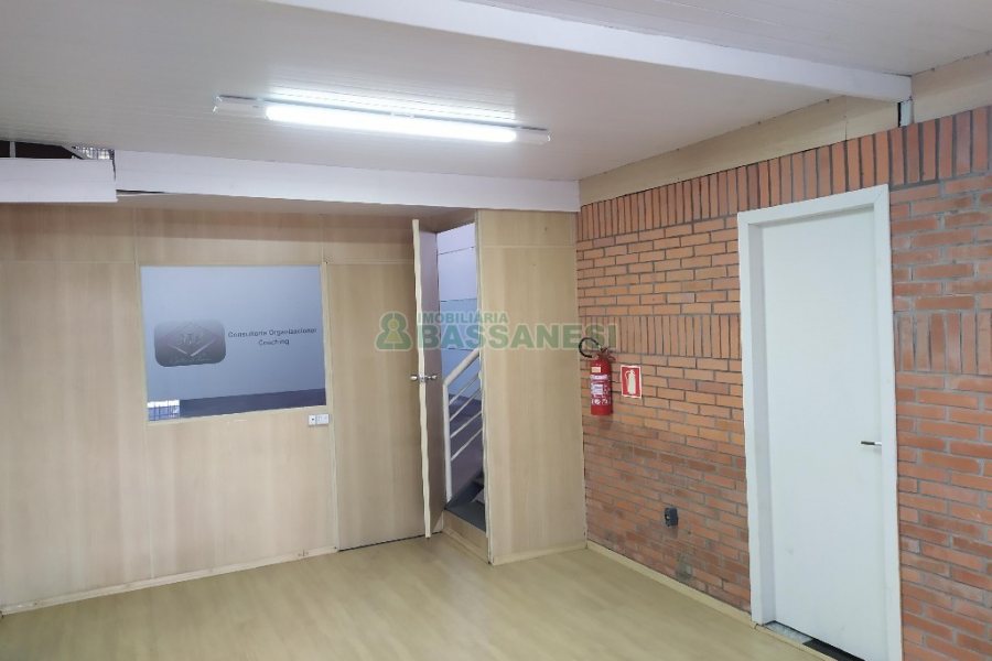 Pavilhão com 490m², no bairro Sanvitto em Caxias do Sul para Alugar