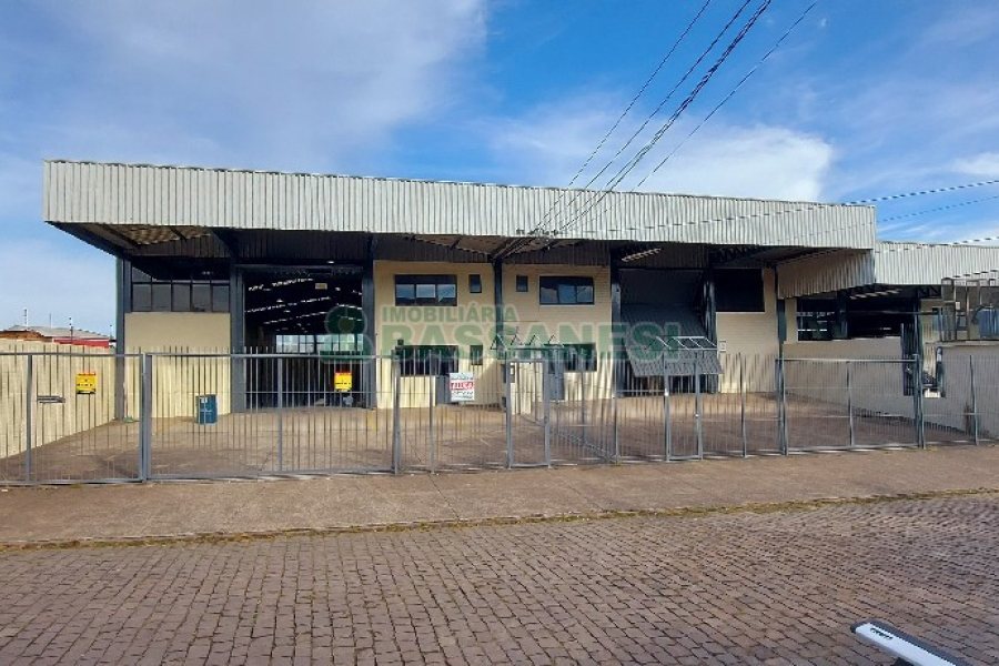 Pavilhão com 817m², no bairro Presidente Vargas em Caxias do Sul para Alugar