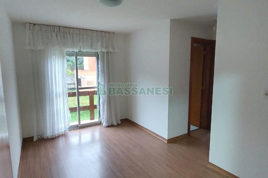 Apartamento com 47m², 2 dormitórios, 1 vaga, no bairro Interlagos em Caxias do Sul para Comprar