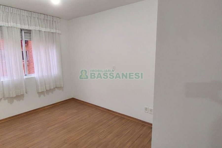 Apartamento com 47m², 2 dormitórios, 1 vaga, no bairro Interlagos em Caxias do Sul para Comprar