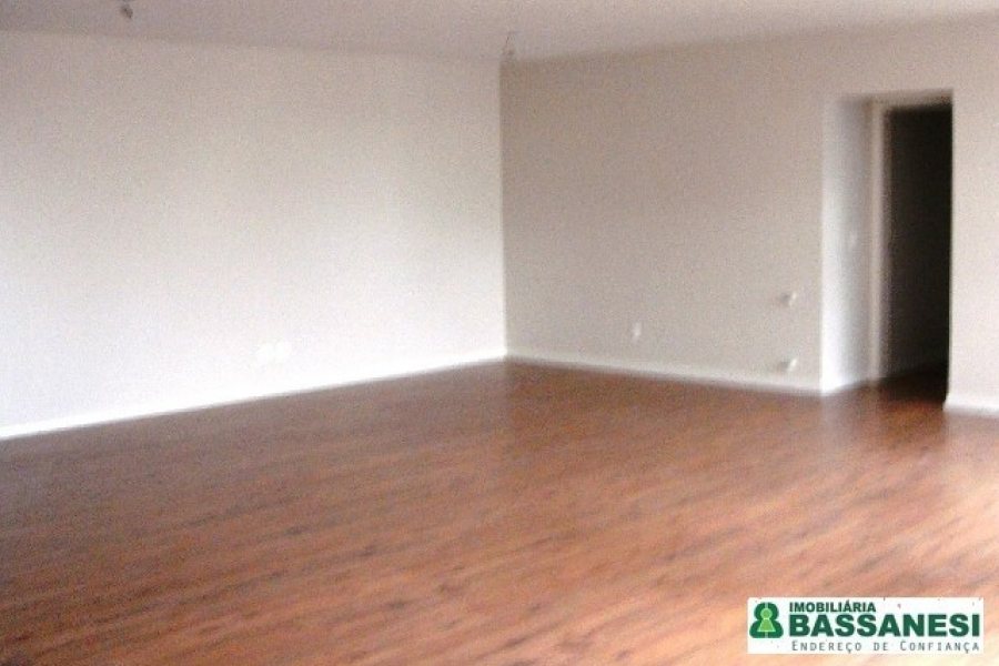 Apartamento com 155m², 3 dormitórios, 2 vagas, no bairro Lourdes em Caxias do Sul para Alugar