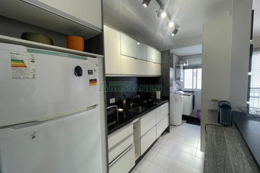 Apartamento com 71m², 3 dormitórios, 2 vagas, no bairro Santa Catarina em Caxias do Sul para Comprar