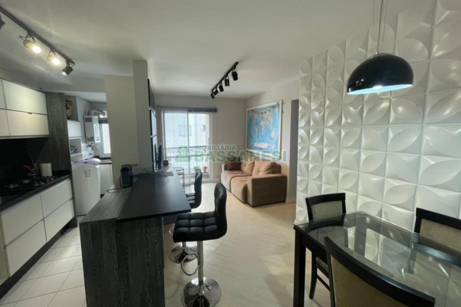 Apartamento com 71m², 3 dormitórios, 2 vagas, no bairro Santa Catarina em Caxias do Sul para Comprar