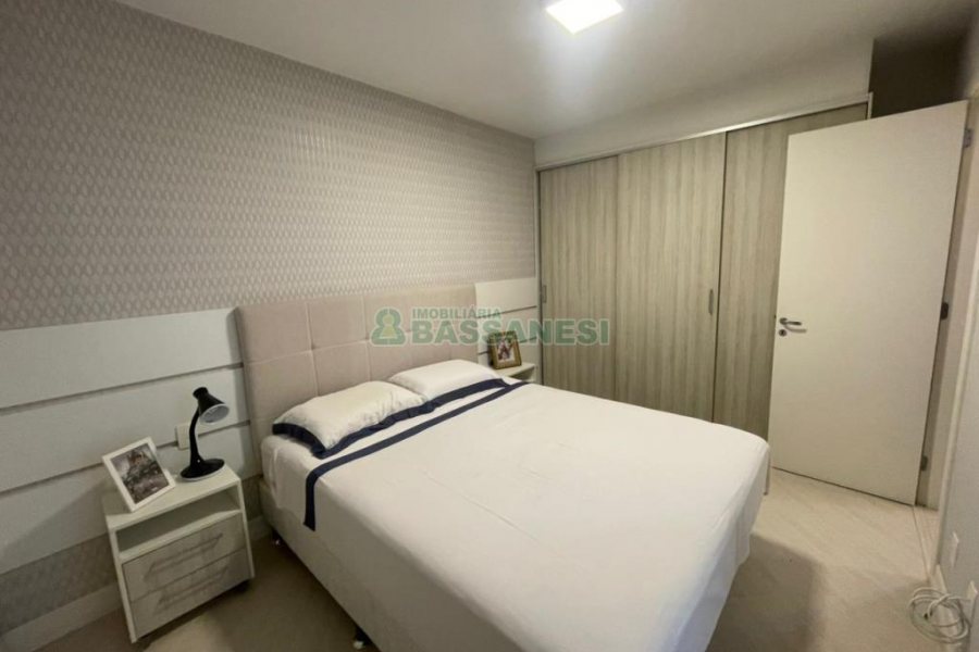 Apartamento com 71m², 3 dormitórios, 2 vagas, no bairro Santa Catarina em Caxias do Sul para Comprar