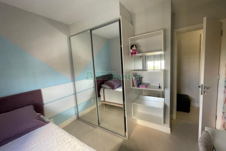 Apartamento com 71m², 3 dormitórios, 2 vagas, no bairro Santa Catarina em Caxias do Sul para Comprar