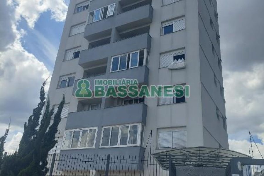 Apartamento com 62m², 1 dormitório, 1 vaga, no bairro Lourdes em Caxias do Sul para Alugar