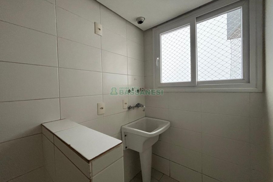 Apartamento com 62m², 1 dormitório, 1 vaga, no bairro Lourdes em Caxias do Sul para Alugar