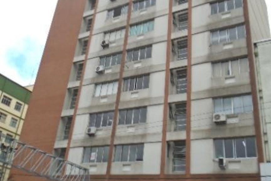 Sala com 21m², no bairro Centro em Caxias do Sul para Alugar