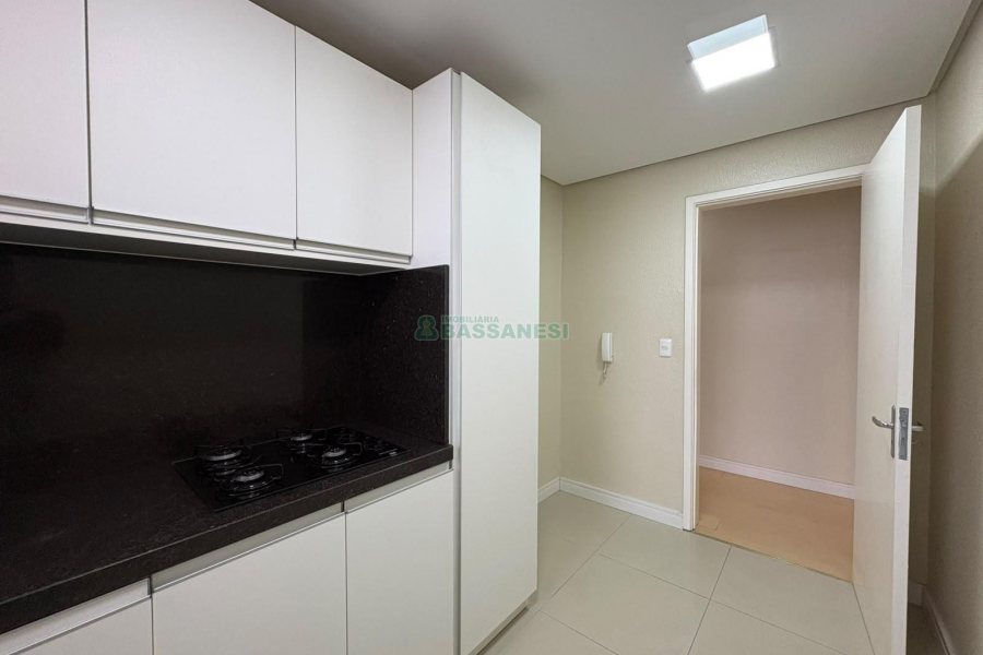 Apto Mobiliado com 50m², 1 dormitório, 1 vaga, no bairro Centro em Caxias do Sul para Alugar