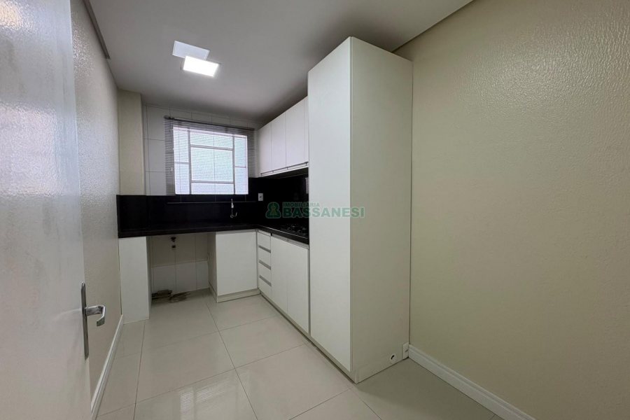 Apto Mobiliado com 50m², 1 dormitório, 1 vaga, no bairro Centro em Caxias do Sul para Alugar