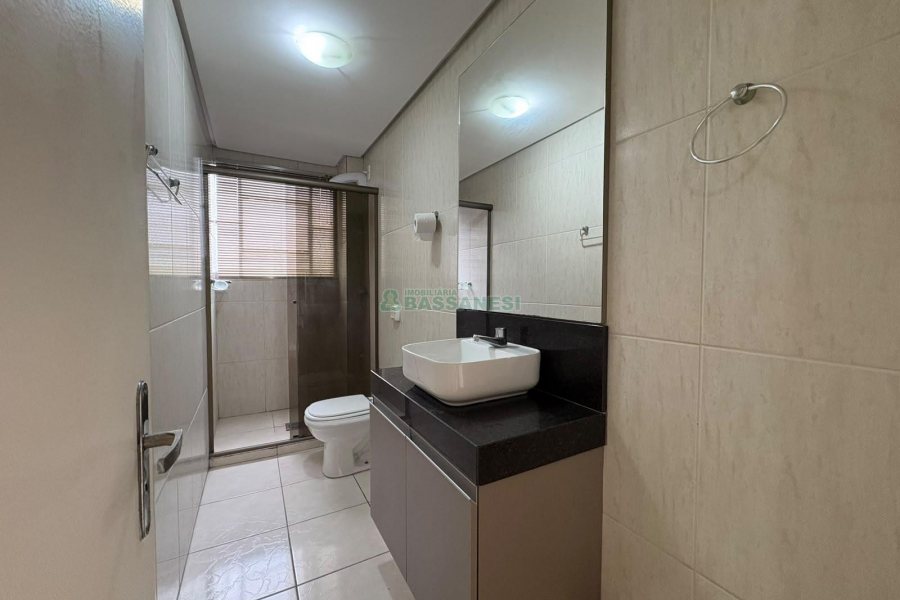 Apto Mobiliado com 50m², 1 dormitório, 1 vaga, no bairro Centro em Caxias do Sul para Alugar