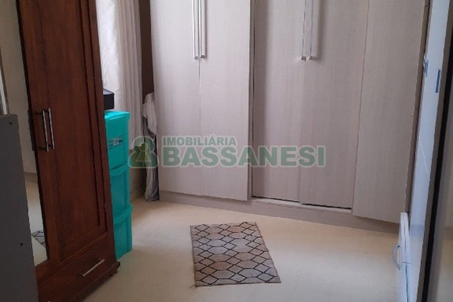 Apartamento com 74m², 2 dormitórios, 1 vaga, no bairro Medianeira em Caxias do Sul para Comprar