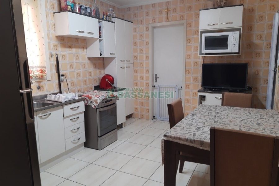 Apartamento com 74m², 2 dormitórios, 1 vaga, no bairro Medianeira em Caxias do Sul para Comprar