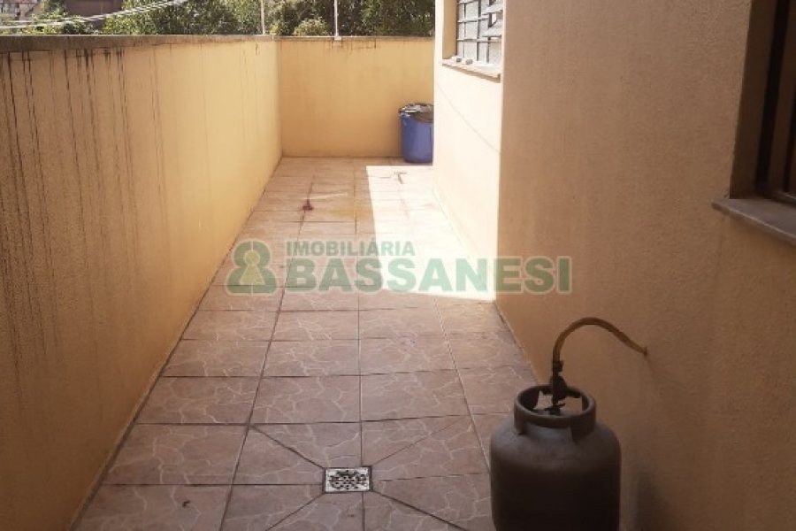 Apartamento com 74m², 2 dormitórios, 1 vaga, no bairro Medianeira em Caxias do Sul para Comprar