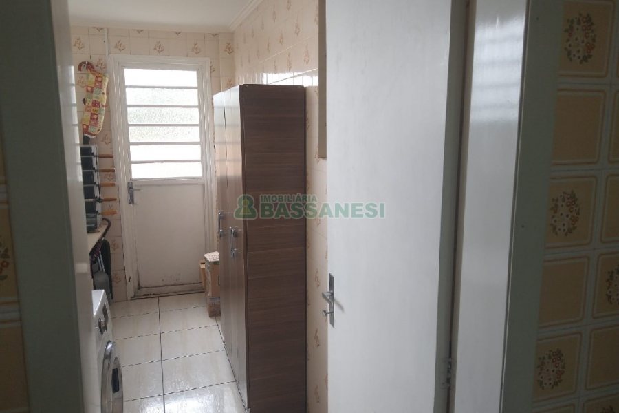Apartamento com 74m², 2 dormitórios, 1 vaga, no bairro Medianeira em Caxias do Sul para Comprar