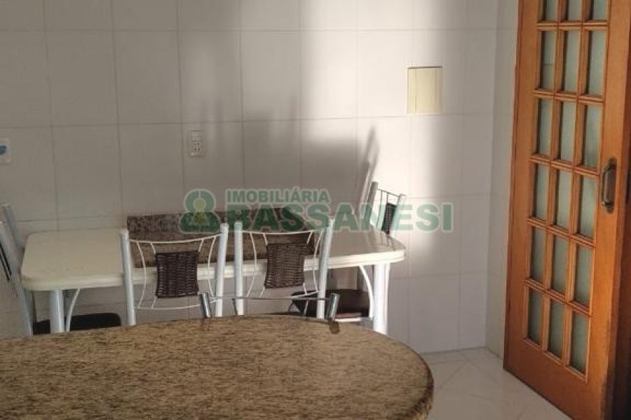 Apartamento com 88m², 2 dormitórios, 2 vagas, no bairro Sagrada Família em Caxias do Sul para Alugar