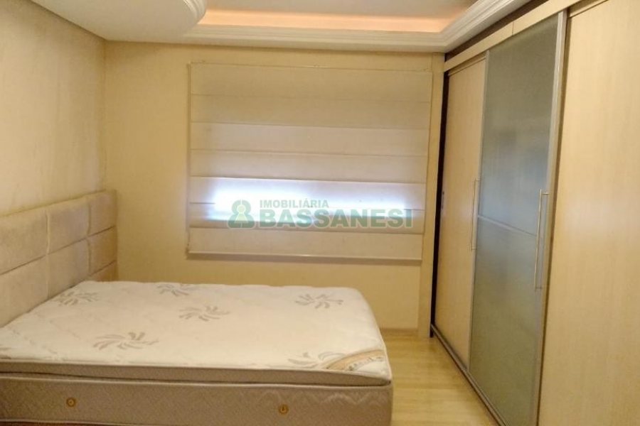 Apartamento com 88m², 2 dormitórios, 2 vagas, no bairro Sagrada Família em Caxias do Sul para Alugar