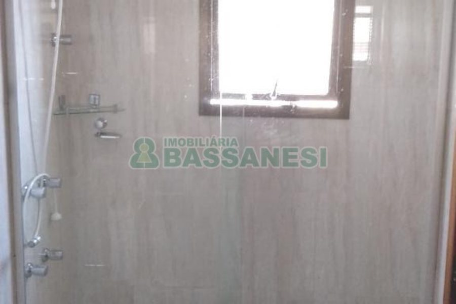 Apartamento com 88m², 2 dormitórios, 2 vagas, no bairro Sagrada Família em Caxias do Sul para Alugar