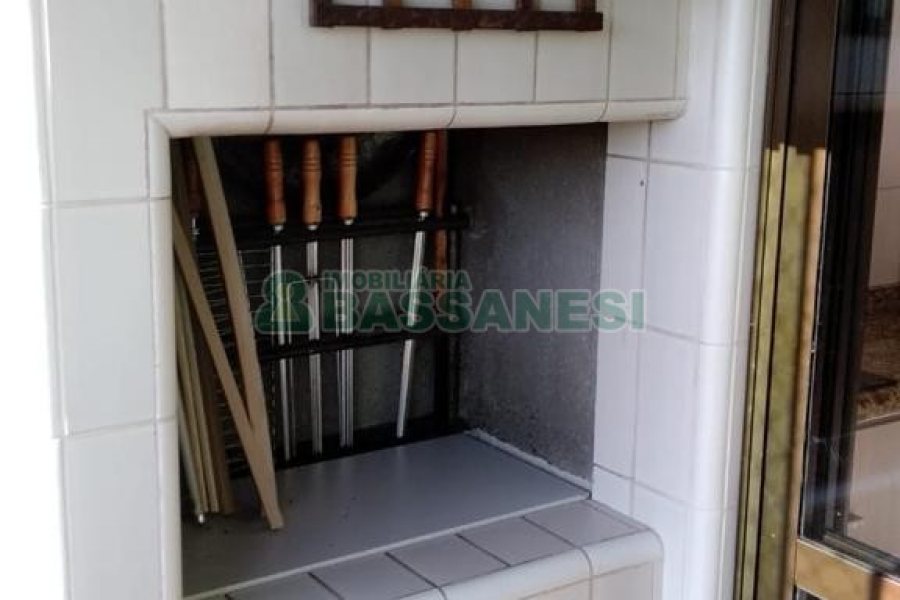 Apartamento com 88m², 2 dormitórios, 2 vagas, no bairro Sagrada Família em Caxias do Sul para Alugar