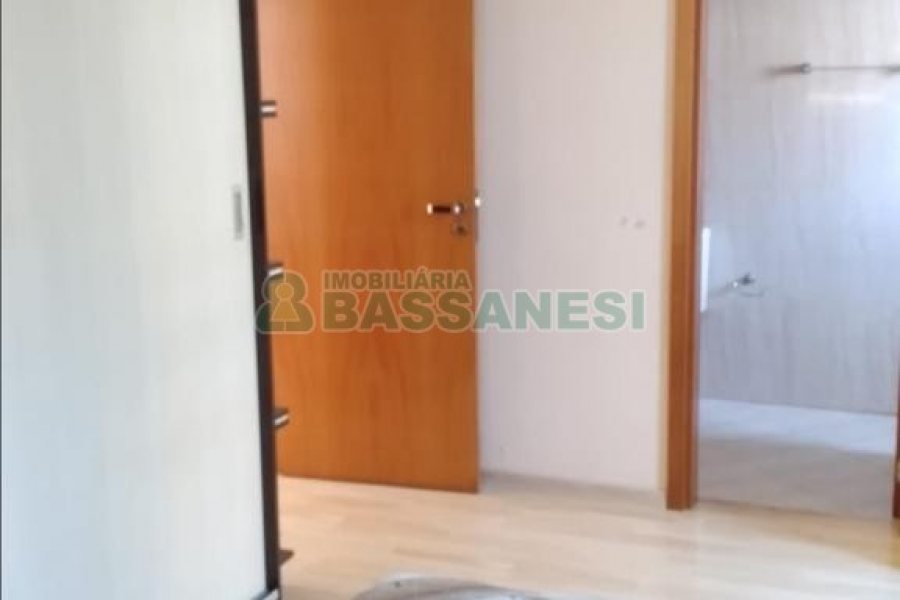 Apartamento com 88m², 2 dormitórios, 2 vagas, no bairro Sagrada Família em Caxias do Sul para Alugar