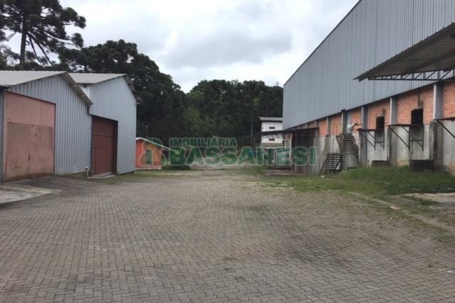 Pavilhão com 6000m², no bairro Nossa Senhora das Graças em Caxias do Sul para Alugar