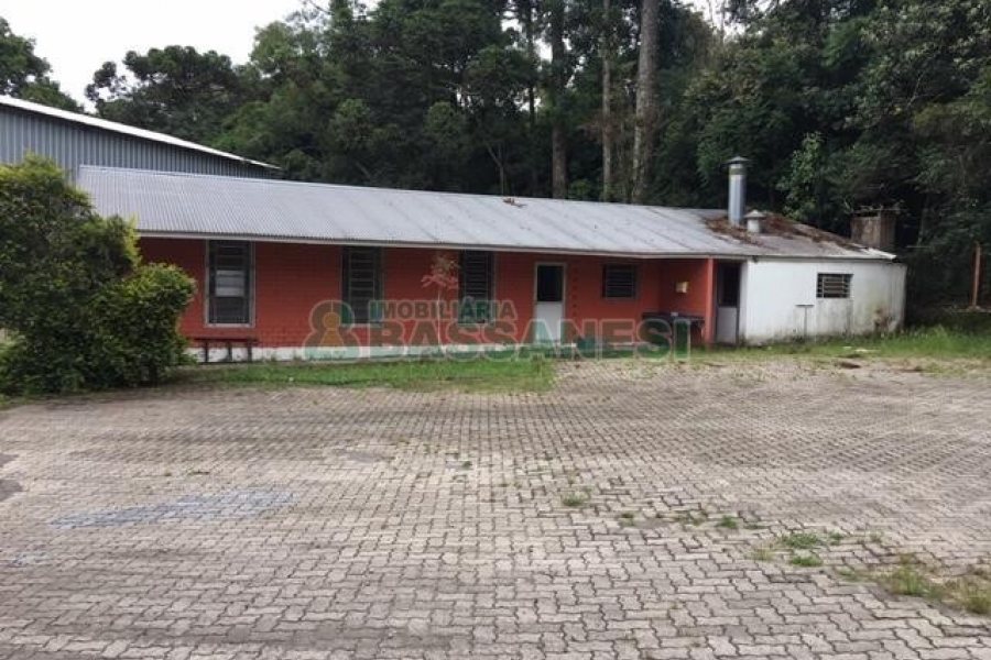 Pavilhão com 6000m², no bairro Nossa Senhora das Graças em Caxias do Sul para Alugar