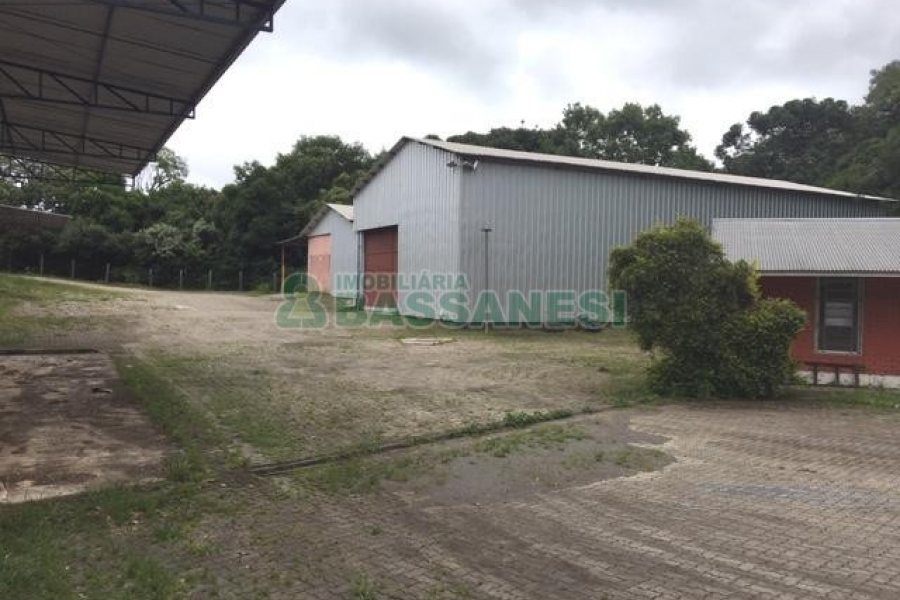 Pavilhão com 6000m², no bairro Nossa Senhora das Graças em Caxias do Sul para Alugar