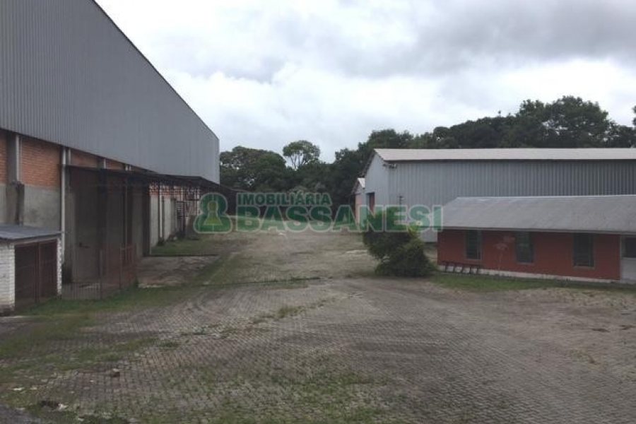 Pavilhão com 6000m², no bairro Nossa Senhora das Graças em Caxias do Sul para Alugar