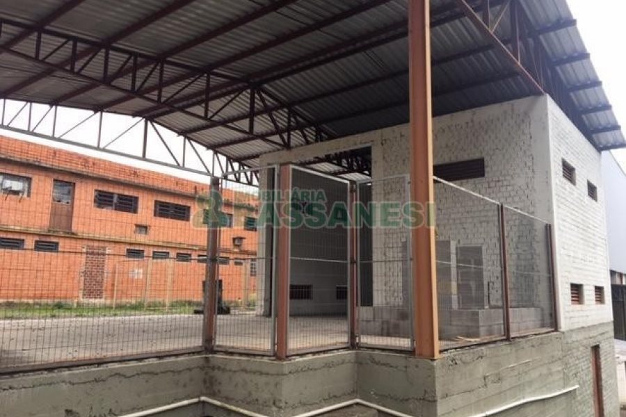 Pavilhão com 6000m², no bairro Nossa Senhora das Graças em Caxias do Sul para Alugar