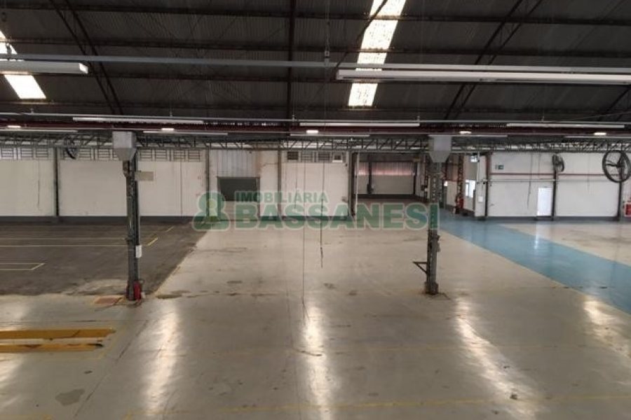 Pavilhão com 6000m², no bairro Nossa Senhora das Graças em Caxias do Sul para Alugar