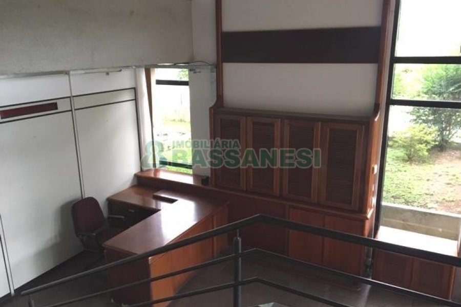 Pavilhão com 6000m², no bairro Nossa Senhora das Graças em Caxias do Sul para Alugar