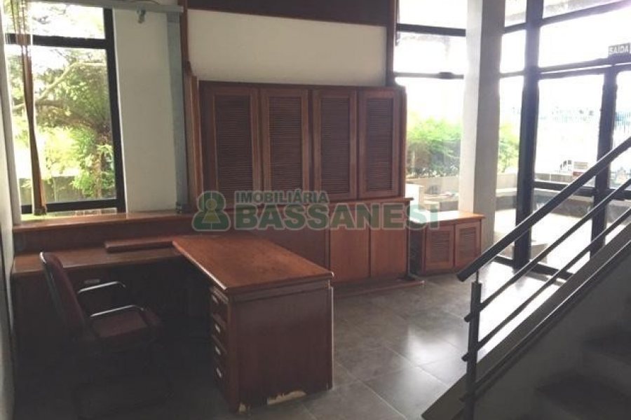 Pavilhão com 6000m², no bairro Nossa Senhora das Graças em Caxias do Sul para Alugar