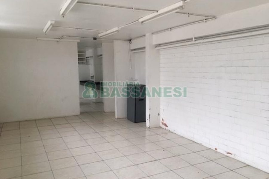 Pavilhão com 6000m², no bairro Nossa Senhora das Graças em Caxias do Sul para Alugar