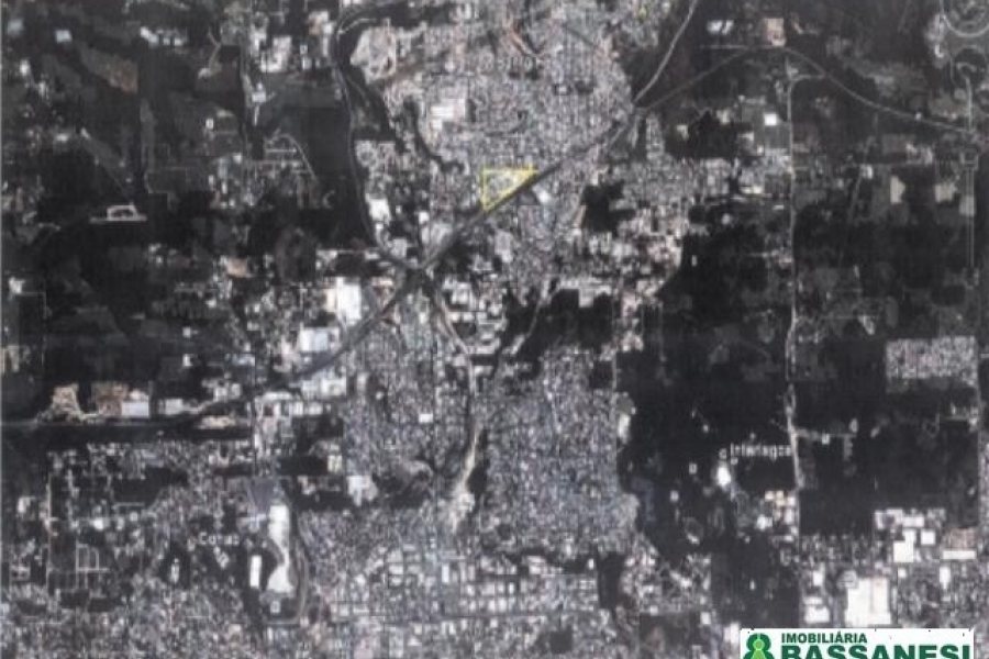 Pavilhão com 5751m², no bairro Santa Fé em Caxias do Sul para Alugar