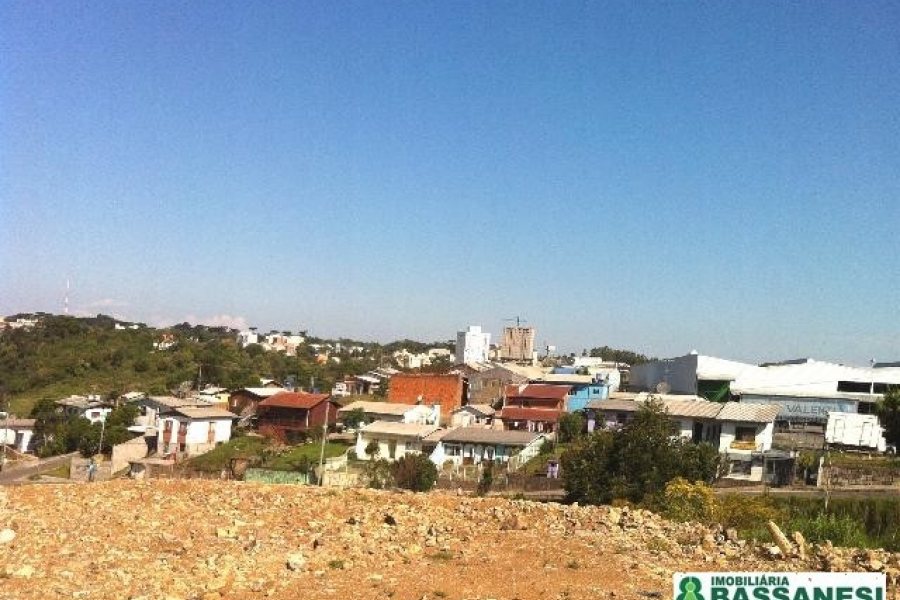 Pavilhão com 5751m², no bairro Santa Fé em Caxias do Sul para Alugar