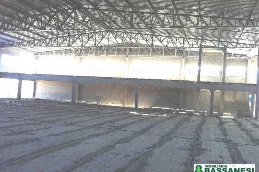 Pavilhão com 5751m², no bairro Santa Fé em Caxias do Sul para Alugar