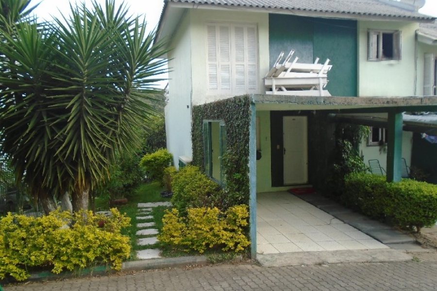 Sobrado Mobiliado com 70m², 2 dormitórios, 1 vaga, no bairro Marechal Floriano em Caxias do Sul para Alugar