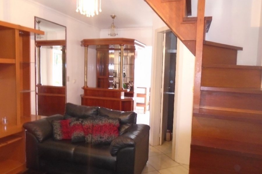 Sobrado Mobiliado com 70m², 2 dormitórios, 1 vaga, no bairro Marechal Floriano em Caxias do Sul para Alugar