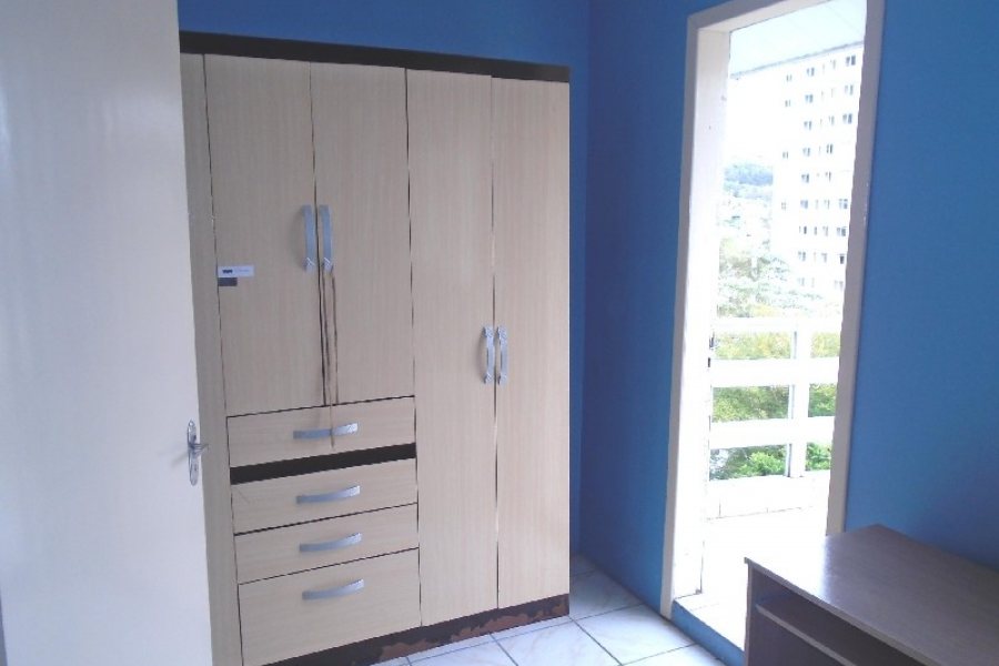 Sobrado Mobiliado com 70m², 2 dormitórios, 1 vaga, no bairro Marechal Floriano em Caxias do Sul para Alugar